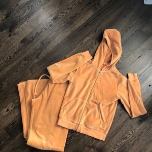 Juicy velour sweatsuit